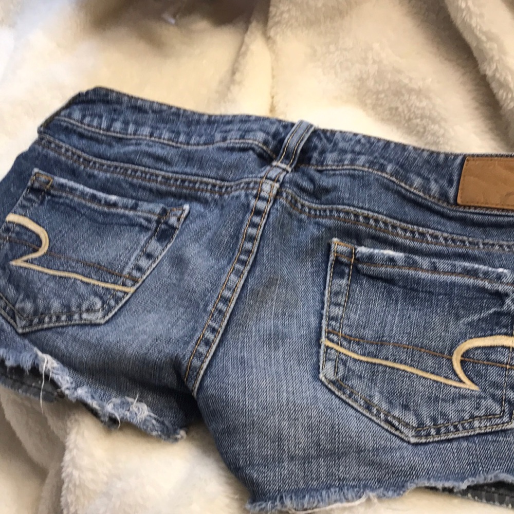 🌹 Distressed American Eagle shorts - Picture 3 of 3